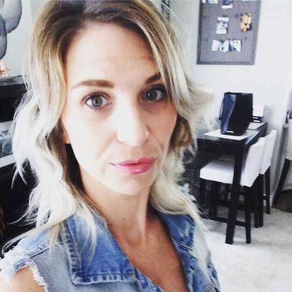 Meet your Posher, Sara - Picture 1 of 1